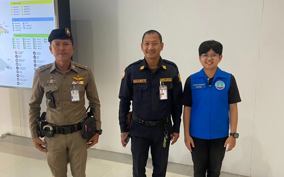 เจ้าหน้าที่ศูนย์ประสานงานช่วยเหลือนักท่องเที่ยวจังหวัดตรัง ปฏิบัติหน้าที่ ณ ท่าอากาศยานนานาชาติตรัง